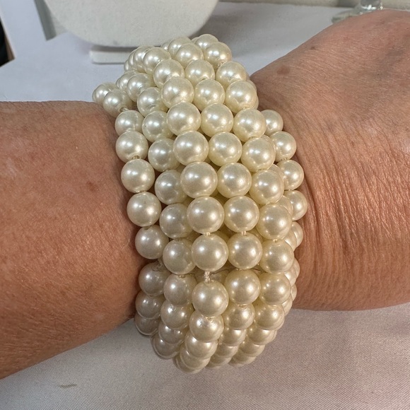 Big chunky 12 strand pearl bead stretch bracelet - Picture 4 of 4